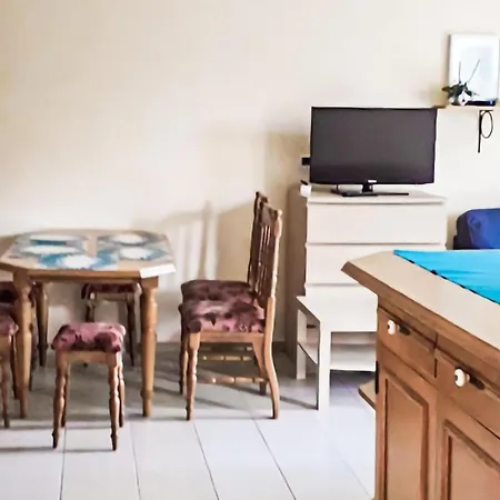 Apartment 1 Bedroom Stunning In