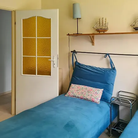 דירה 1 Bedroom Awesome In מידזיזדרויה